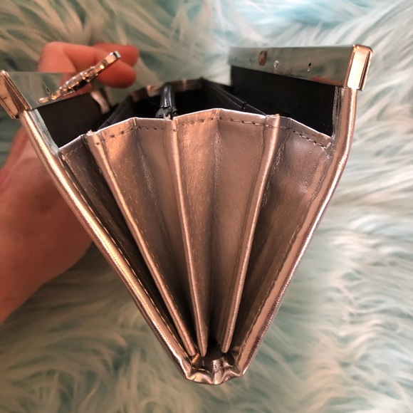 Classic Silver Sequined Clutch - Picture 4 of 12